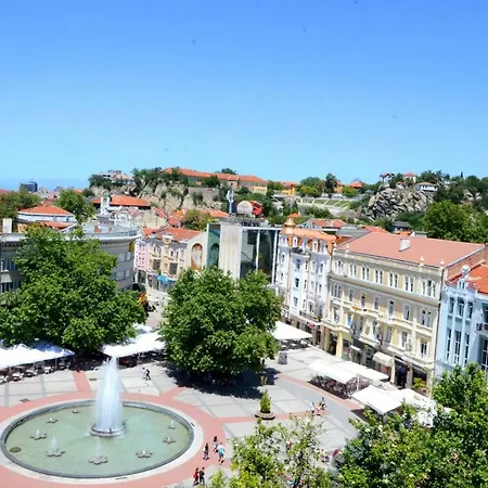 Cozy Under The Hill - Center, Parking Plovdiv